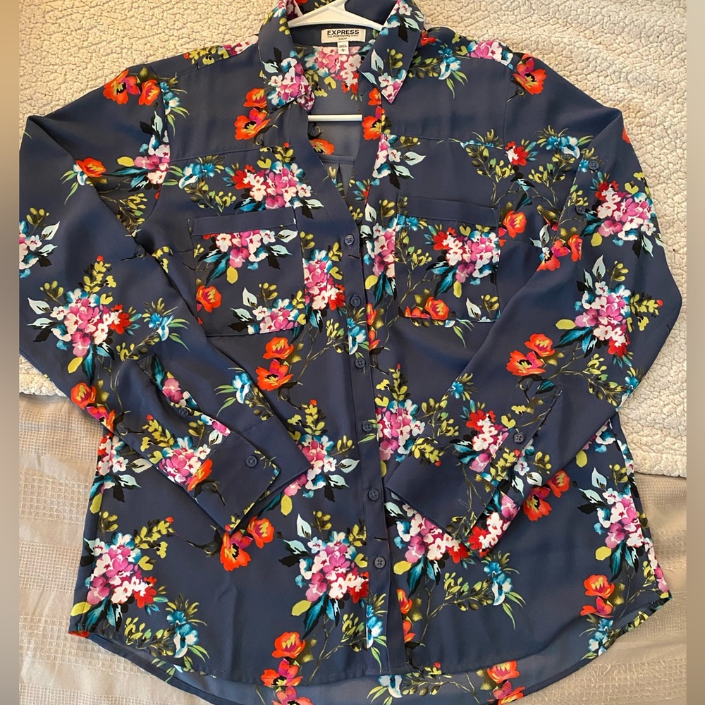 Express Portofino Floral Blouse Size L Never worn!!